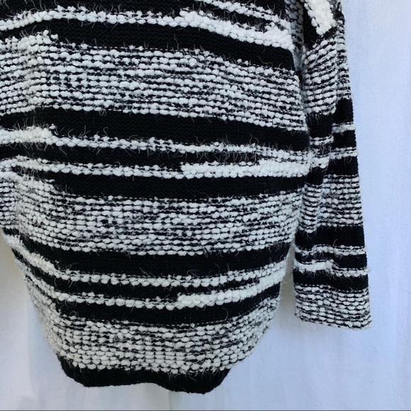 Calvin Klein // Black, White Textured Sweater Cape Sz Small/Medium Wk1 - Picture 5 of 9